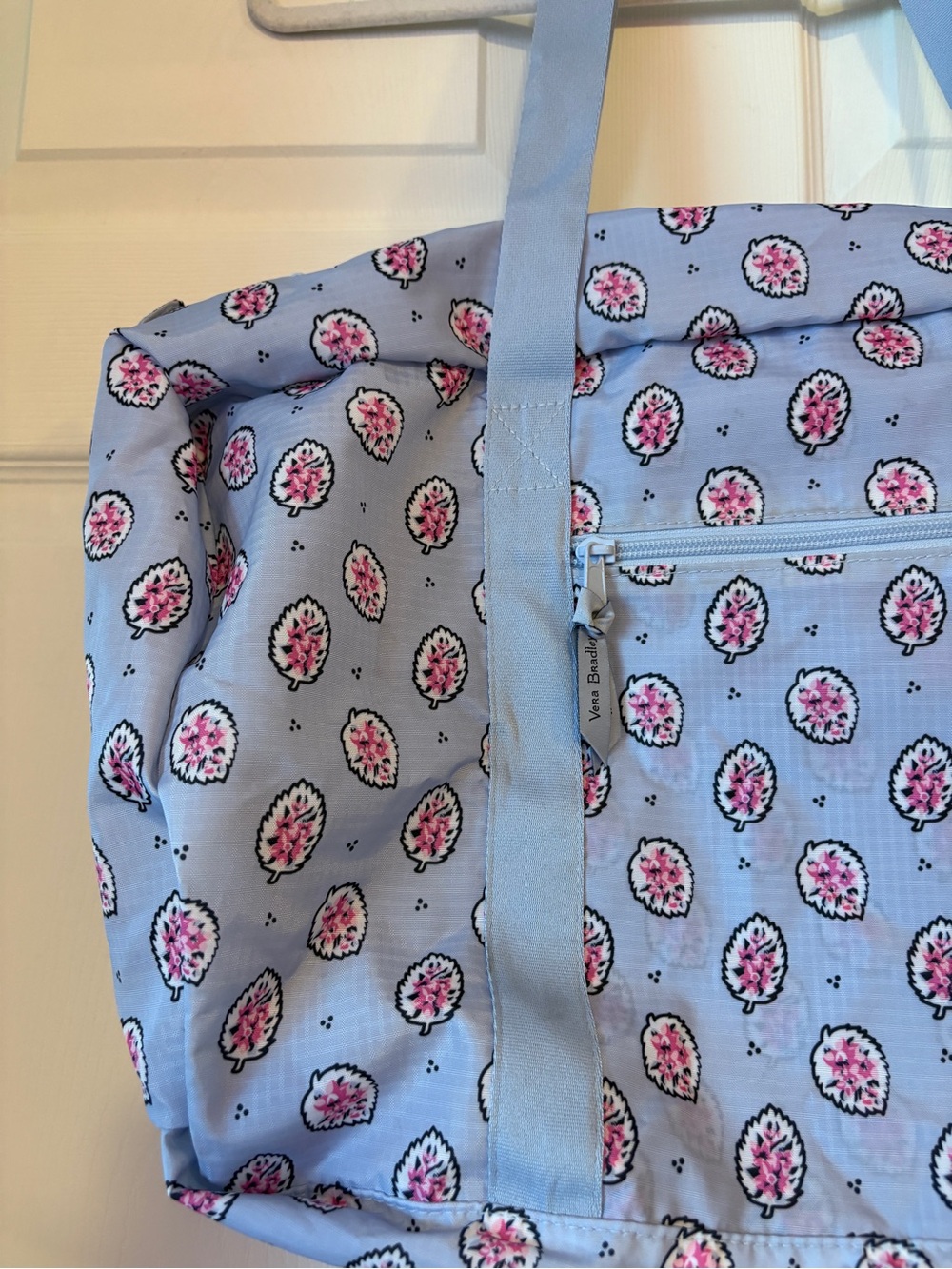 NWT Vera Bradley Ripstop Packable Duffel Bag in Light Blue Magnifique Leaf - Picture 2 of 7